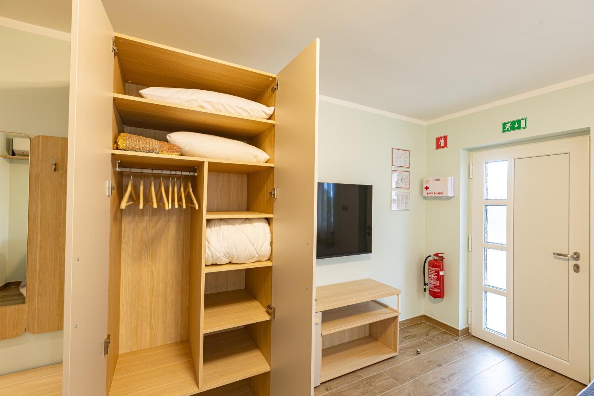 Adriatic Bay Apartments ポルトローシュ エクステリア 写真