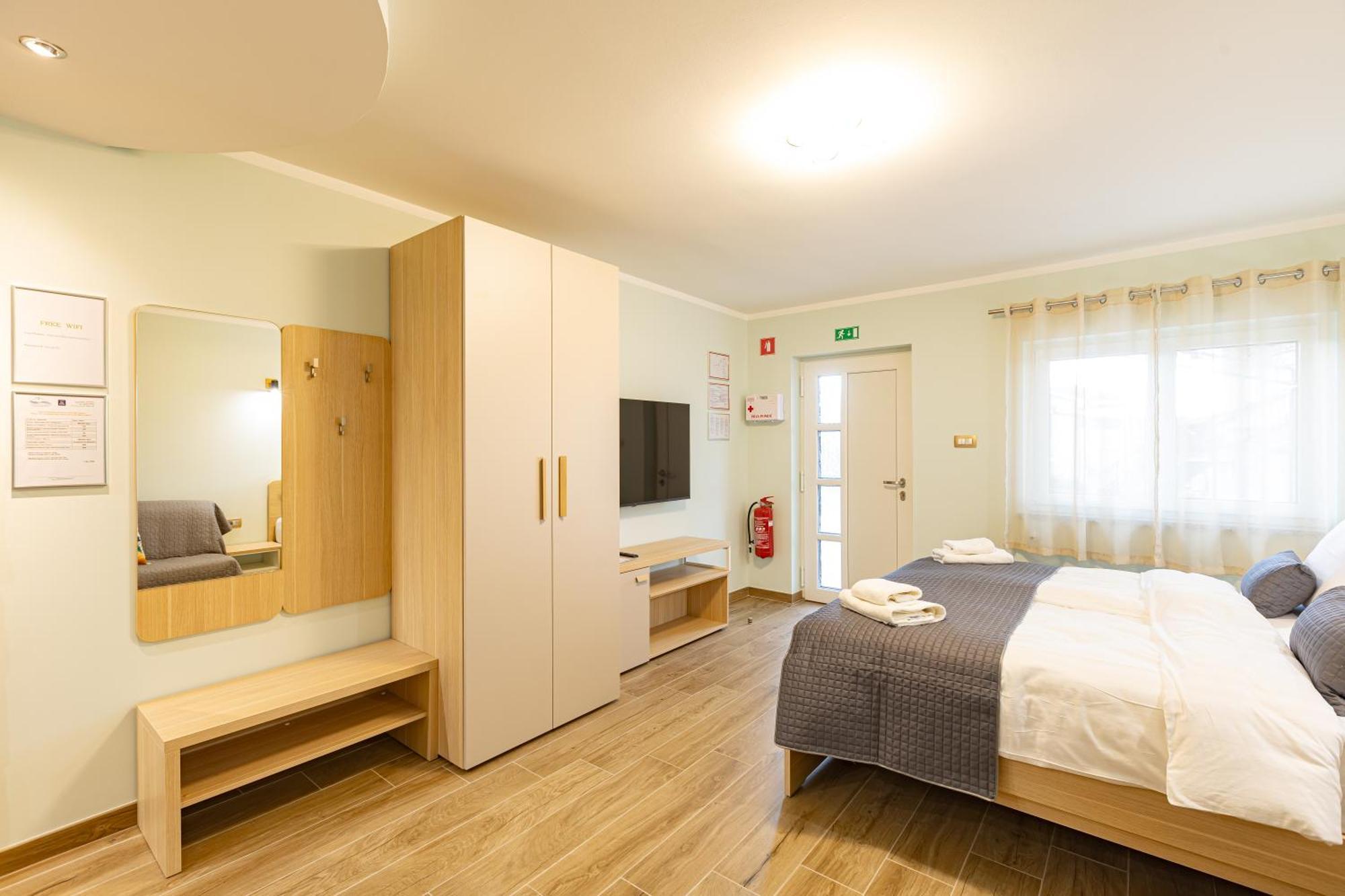 Adriatic Bay Apartments ポルトローシュ エクステリア 写真